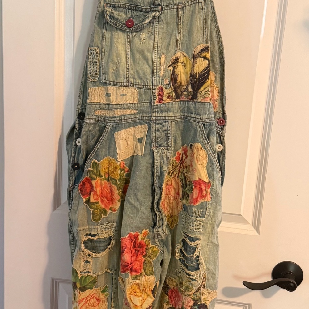 Magnolia Pearl "Floral Kitty" Overalls - Brand New!